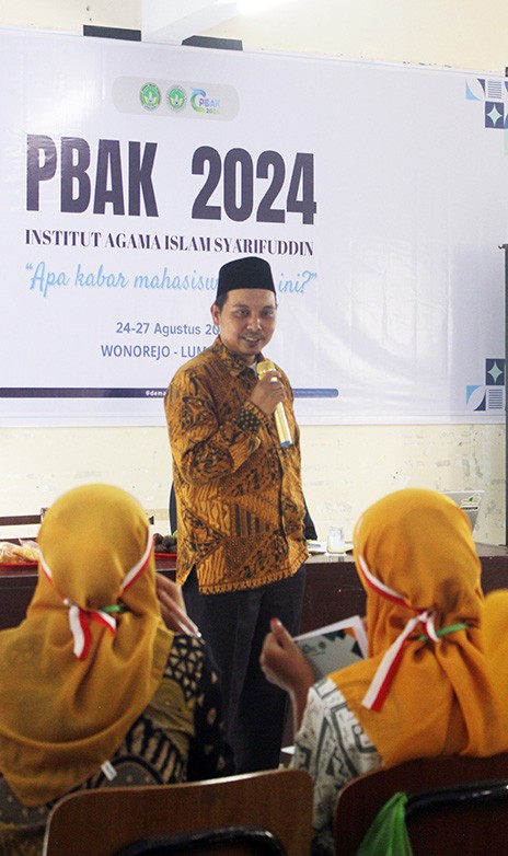 HARI KETIGA PELAKSANAAN PBAK : PEMAHAMAN ANALISIS SOSIAL BERSAMA BAPAK HAIDAR IDRIS, M.Th.I